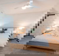 Comfortable Living Space Close to Foreshore  Cbd - Kingaroy Accommodation