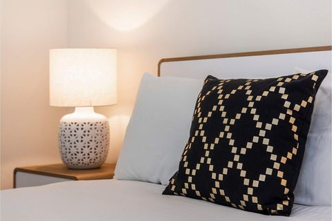 Bright 1BR Apartment Close To Foreshore & Cbd - Kingaroy Accommodation 4
