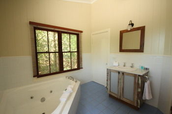 Galnyamba.Friday Creek Retreat - Kingaroy Accommodation 2