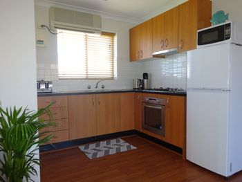 Selene Holiday Apartment AtWest Beach - Kingaroy Accommodation 3