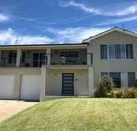 Ocean House at Mollymook - Kingaroy Accommodation