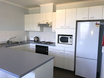 FATHOMS 19 - Kingaroy Accommodation 3