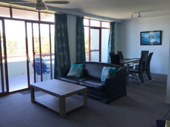 FATHOMS 19 - Kingaroy Accommodation 6