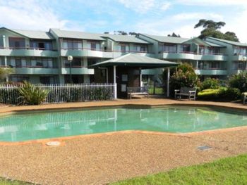 FATHOMS 19 - Kingaroy Accommodation 4