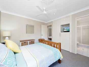 Grevillia Bay Parklands Unit 49 / 2 Gowrie Avenue - Kingaroy Accommodation 1