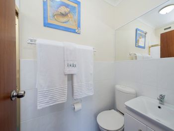 Grevillia Bay Parklands Unit 54 / 2 Gowrie Avenue - Kingaroy Accommodation 6