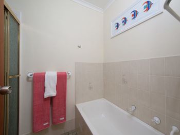 Grevillia Bay Parklands Unit 54 / 2 Gowrie Avenue - Kingaroy Accommodation 3