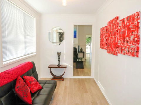 Waterside Retreat - Kingaroy Accommodation 2