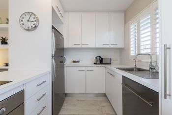 Cottesloe Azura Apartment - Kingaroy Accommodation 5