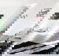 Brand New Home - 10min to Beach  Torquay - Kingaroy Accommodation