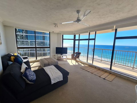 Absolute Beachfront With Views 2BR Apt - Kingaroy Accommodation 4