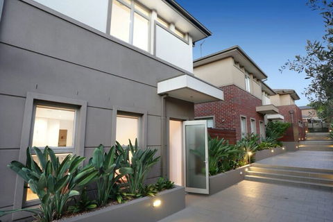 Kew Luxurious Townhouse - Kingaroy Accommodation 1