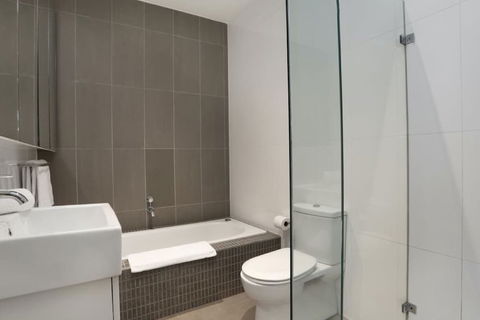 Kew Luxurious Townhouse - Kingaroy Accommodation 4