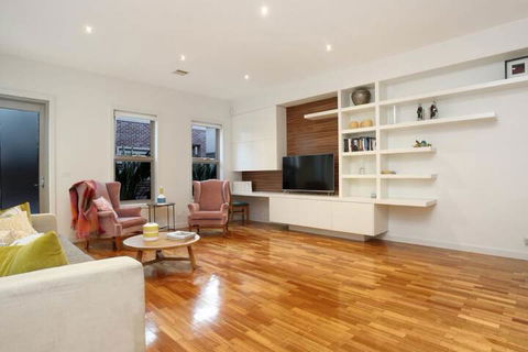Kew Luxurious Townhouse - Kingaroy Accommodation 6