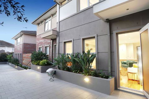Kew Luxurious Townhouse - Kingaroy Accommodation 0