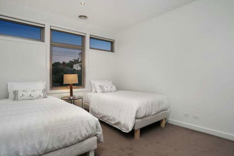Kew Luxurious Townhouse - Kingaroy Accommodation 3