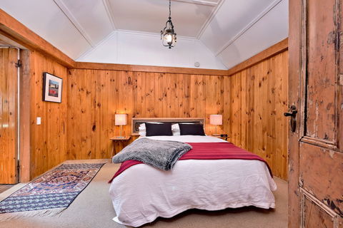 Crackenback Cottage 1884 - Kingaroy Accommodation 2