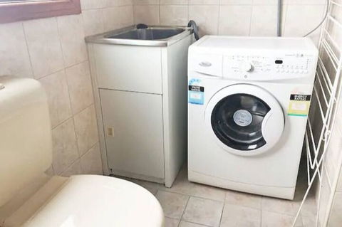 Home Near Shops & Beach - Kingaroy Accommodation 4
