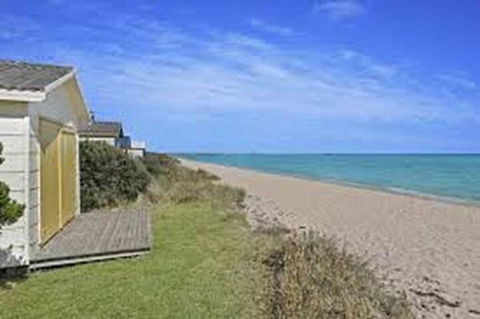 Home Near Shops & Beach - Kingaroy Accommodation 2