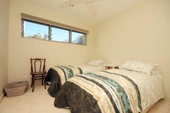 Lorikeet 2 - Kingaroy Accommodation 1