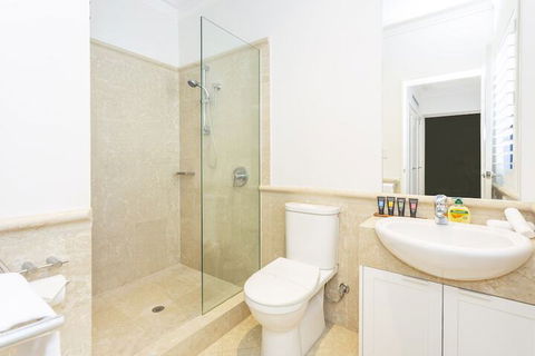 Cottesloe Aqua Retreat - Executive Escapes - Kingaroy Accommodation 2