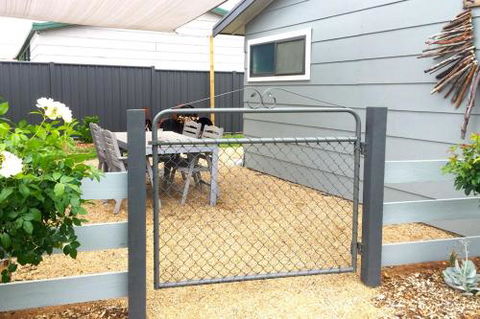 Charlottes Honor River & Golf Cottage - Kingaroy Accommodation 1