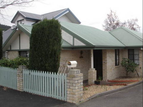 Twin Pines Cottage On Lansdowne - Kingaroy Accommodation 2