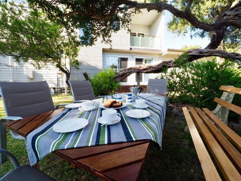 Alices Palace 2 Minute Walk To Lifeguard Patrolled Surf Beach - Kingaroy Accommodation 3