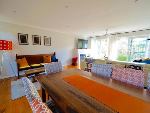 Alices Palace 2 Minute Walk To Lifeguard Patrolled Surf Beach - Kingaroy Accommodation 1