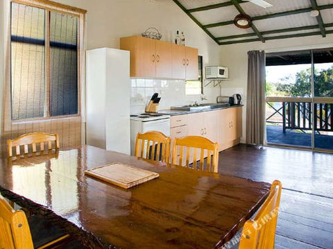 1770 Beach Accommodation Elliot Lodge - Kingaroy Accommodation 3