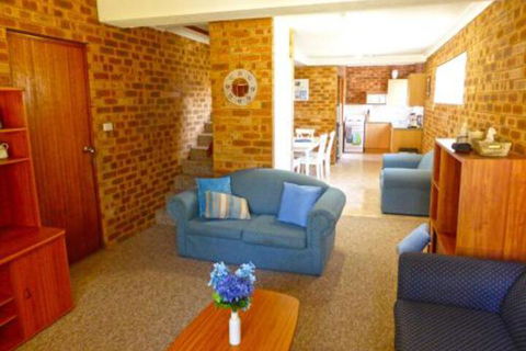Dolphins Delight At Culburra Beach - Kingaroy Accommodation 3