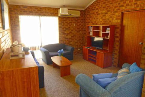 Dolphins Delight At Culburra Beach - Kingaroy Accommodation 0