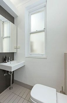 Spacious One Bedroom Heart Of Potts Point H333 - Kingaroy Accommodation 3