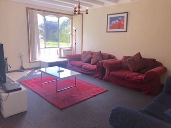 Caves Cottage - Kingaroy Accommodation 4