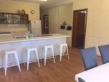 Caves Cottage - Kingaroy Accommodation 5