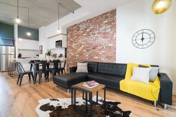 Phoenix On Curzon Rejuvenate Stays - Kingaroy Accommodation 3