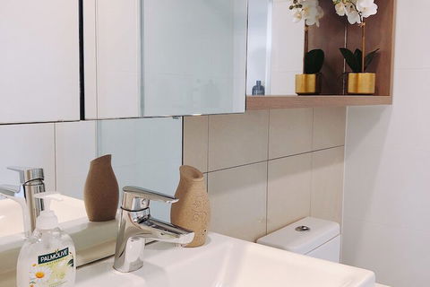 St.Tropez Apartment - Kingaroy Accommodation 6