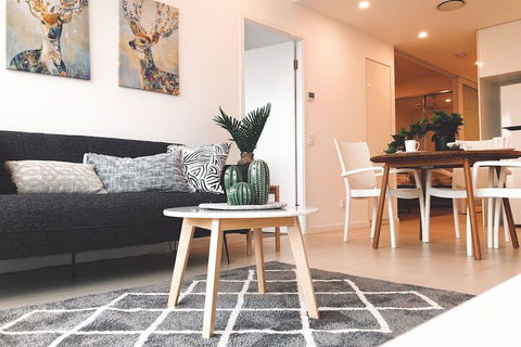 St.Tropez Apartment - Kingaroy Accommodation 5