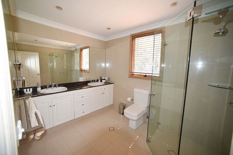 Thredbo 1380 - Kingaroy Accommodation 5