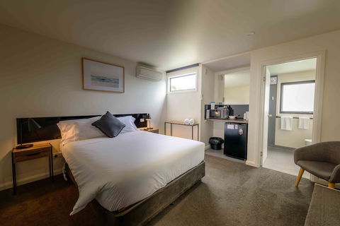 Georges Bay Apartments - Kingaroy Accommodation 2