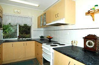 Ambience Holiday Apartments - Kingaroy Accommodation 4