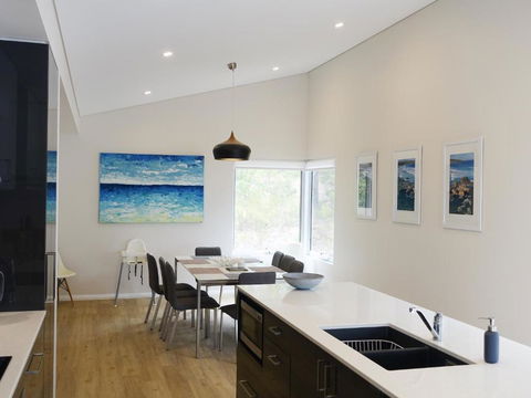 The Villa Dunsborough - Kingaroy Accommodation 5