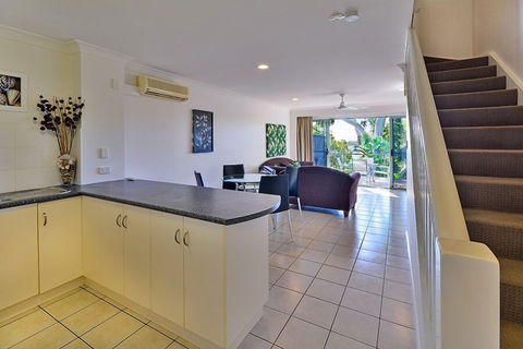 Sunset Waters Apartments - Kingaroy Accommodation 4