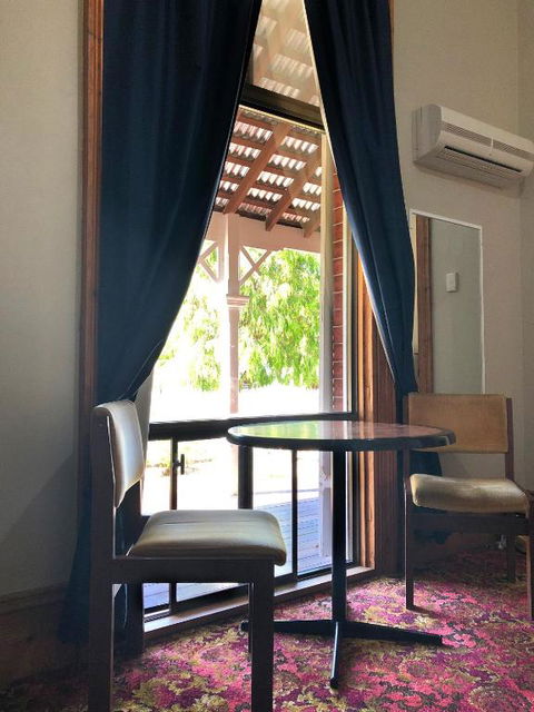 Ithaca 1896 Manor - Kingaroy Accommodation 2