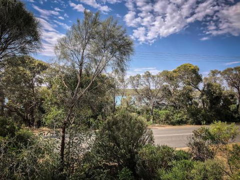 Samphire Beach House - Kingaroy Accommodation 2