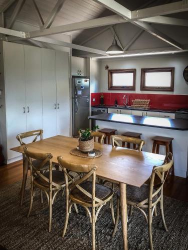 Samphire Beach House - Kingaroy Accommodation 5