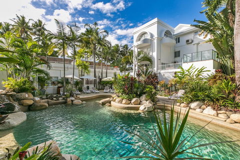 Poolside Apt In Alamanda Beachfront Resort 41 - Kingaroy Accommodation 4