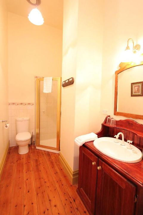 Palm House - Kingaroy Accommodation 1