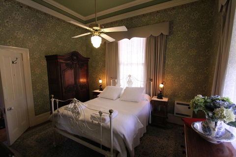 Palm House - Kingaroy Accommodation 6