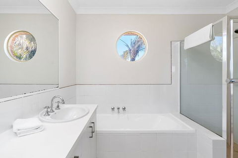 Bayside Court Apartments - Kingaroy Accommodation 7